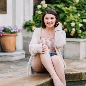 Meet your Posher, Madalyn